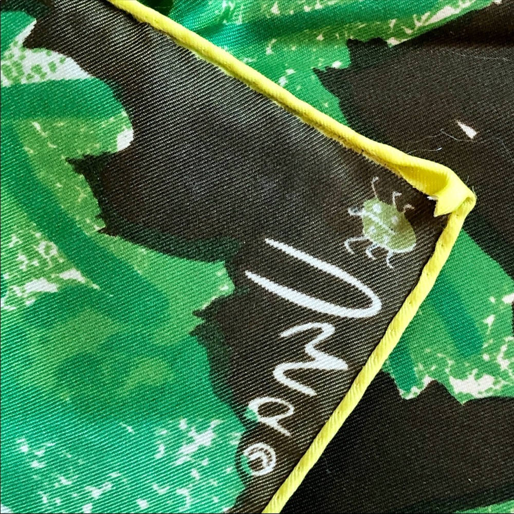 Vintage Vera Neumann square scarf, Green and Yellow hues with floral print - Picture 5 of 12